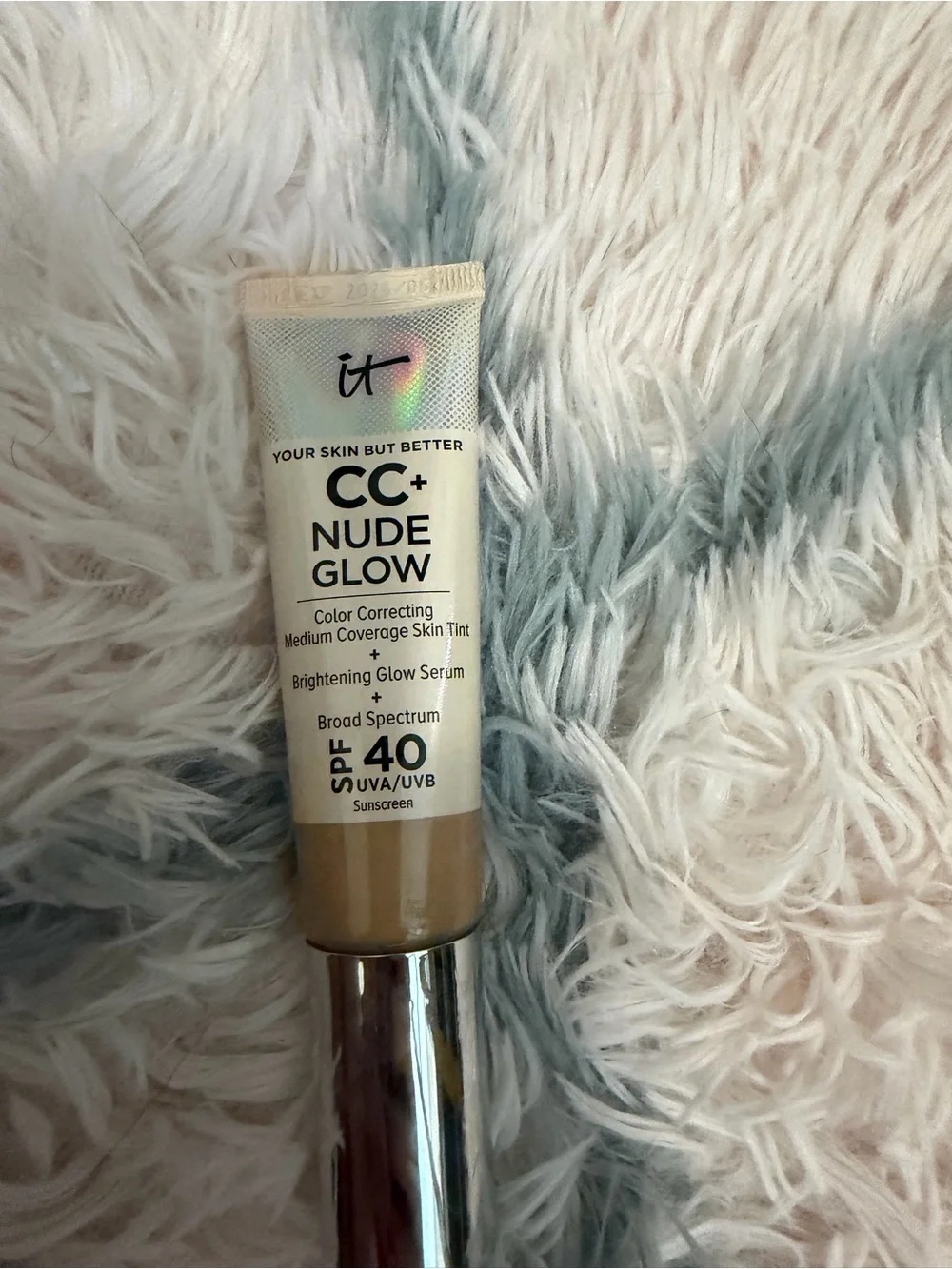 it cosmetics CC+ Nude Glow SPF 40 Color-Correcting Tint - Nude/Beige
